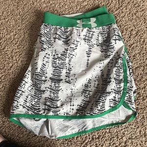 UNDER ARMOUR ATHLETIC SHORTS